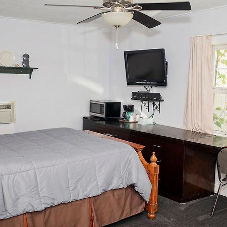 Longhouse Lodge Motel Watkins Glen Ngoại thất bức ảnh