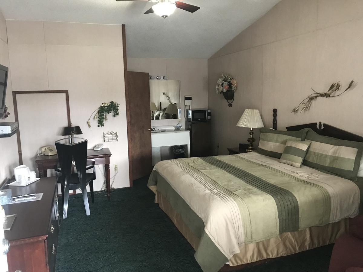 Longhouse Lodge Motel Watkins Glen Ngoại thất bức ảnh
